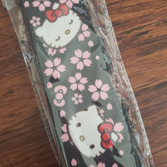 Hello Kitty Black Pink Sakura Japanese Floral Luggage Strap - Picture 3 of 6